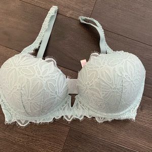 Women’s Victoria’s Secret Lace Bra